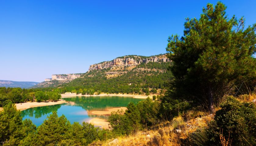 Vacances en Ardèche : que faire et à quoi s’attendre selon la saison ?